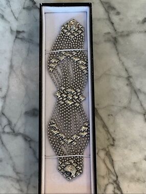 B77-N CHROME FINISH BRACELET BY SERGIO GUTIERREZ
- Women Jewelry